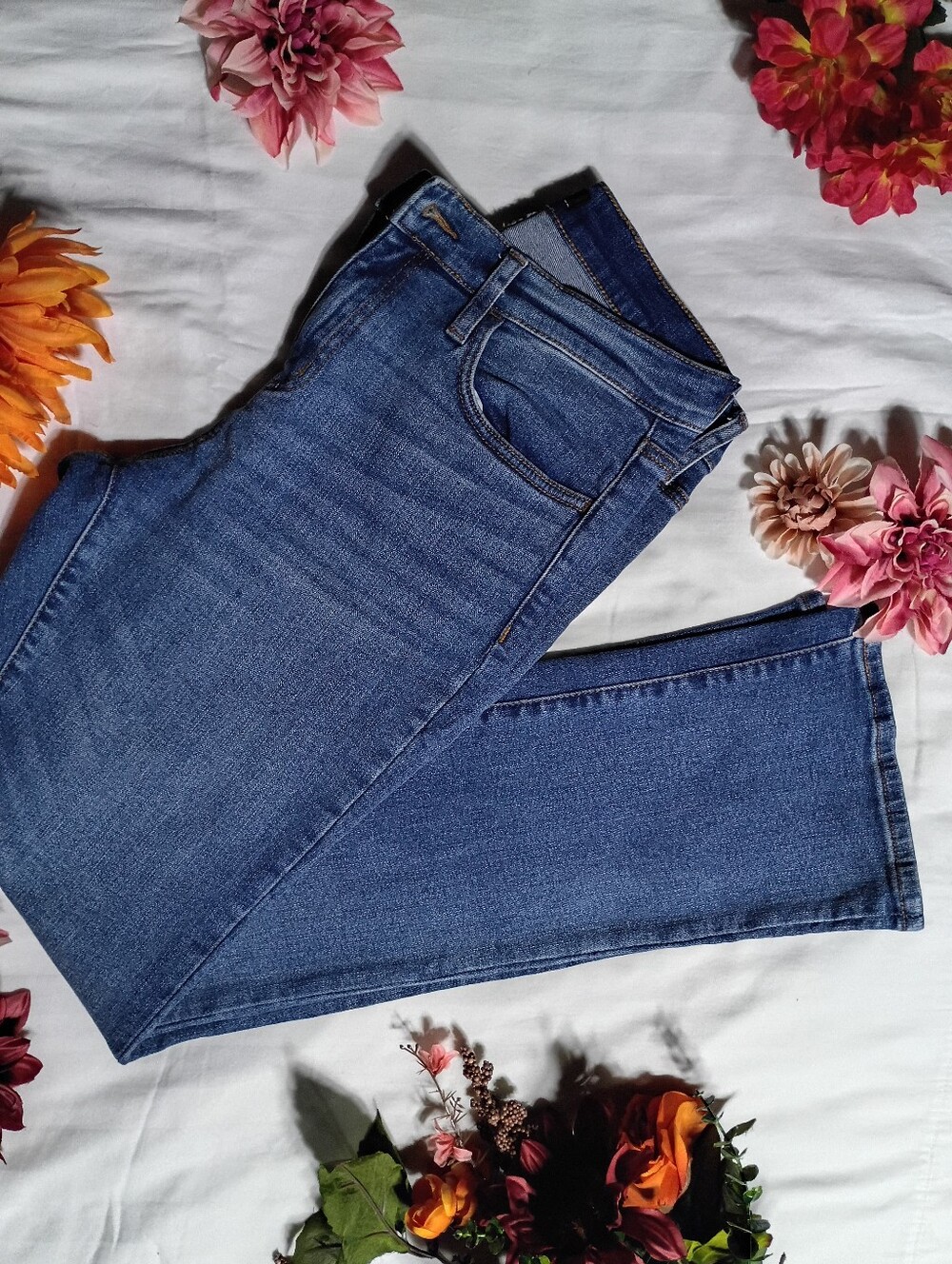 Express Straight-Leg Blue Denim Jeans